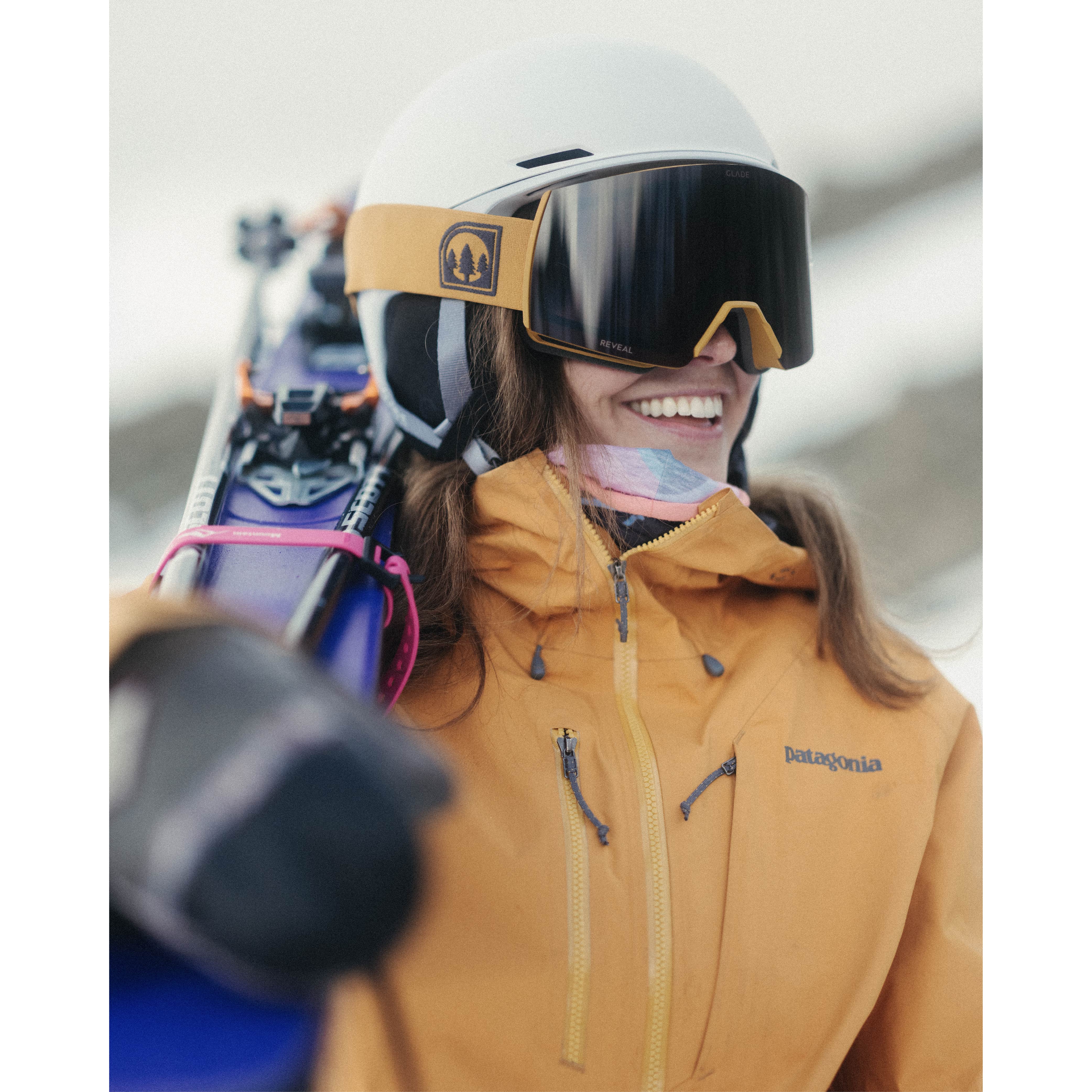 Reveal Photochromic Black/Buck