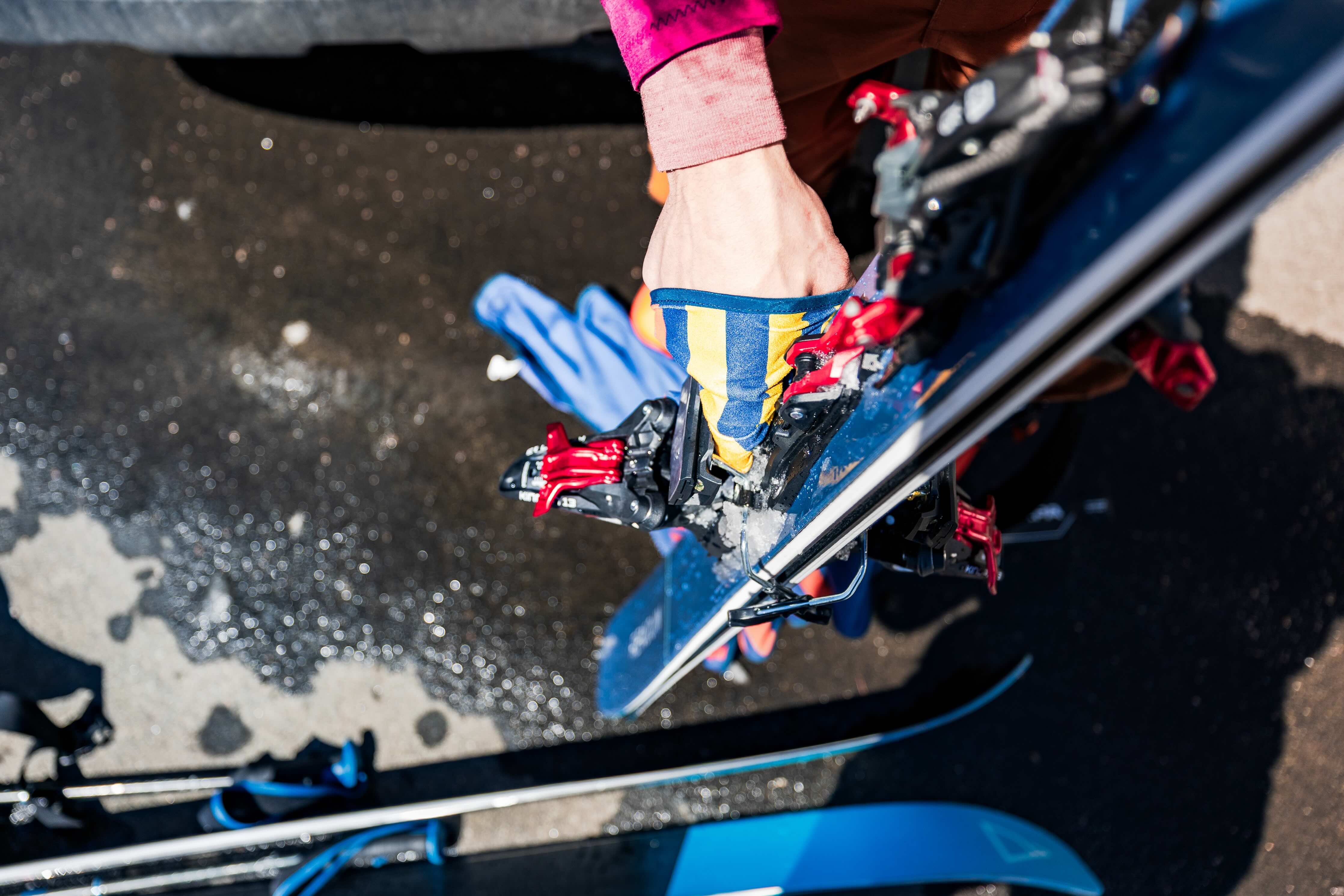 Renoun skier wiping down their Citadel skis.